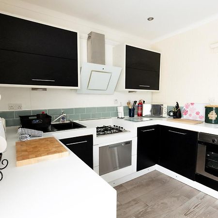 Willow Cottage - Cost 3 Bed Cottage In Penrhyn Bay With Sea Views With Access To Snowdonia Рос-он-Си Экстерьер фото