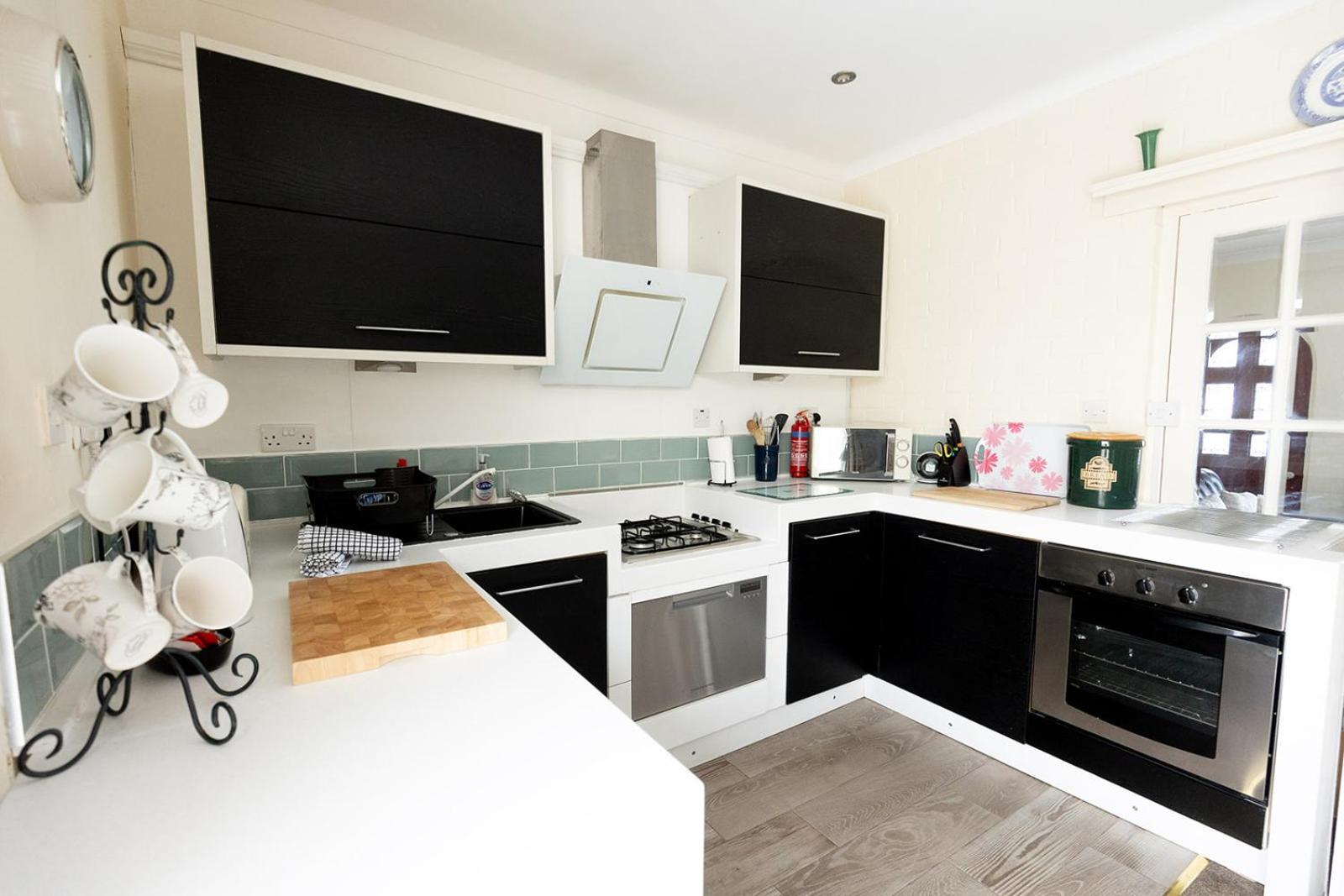 Willow Cottage - Cost 3 Bed Cottage In Penrhyn Bay With Sea Views With Access To Snowdonia Рос-он-Си Экстерьер фото