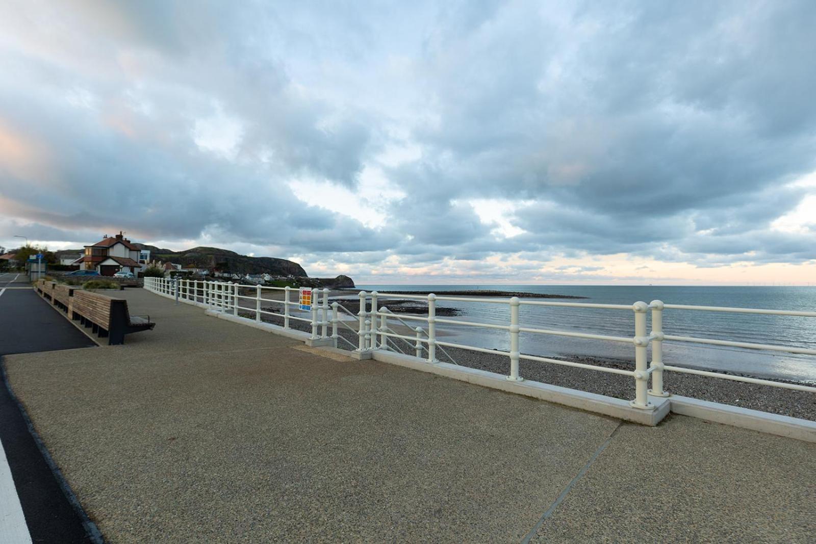Willow Cottage - Cost 3 Bed Cottage In Penrhyn Bay With Sea Views With Access To Snowdonia Рос-он-Си Экстерьер фото