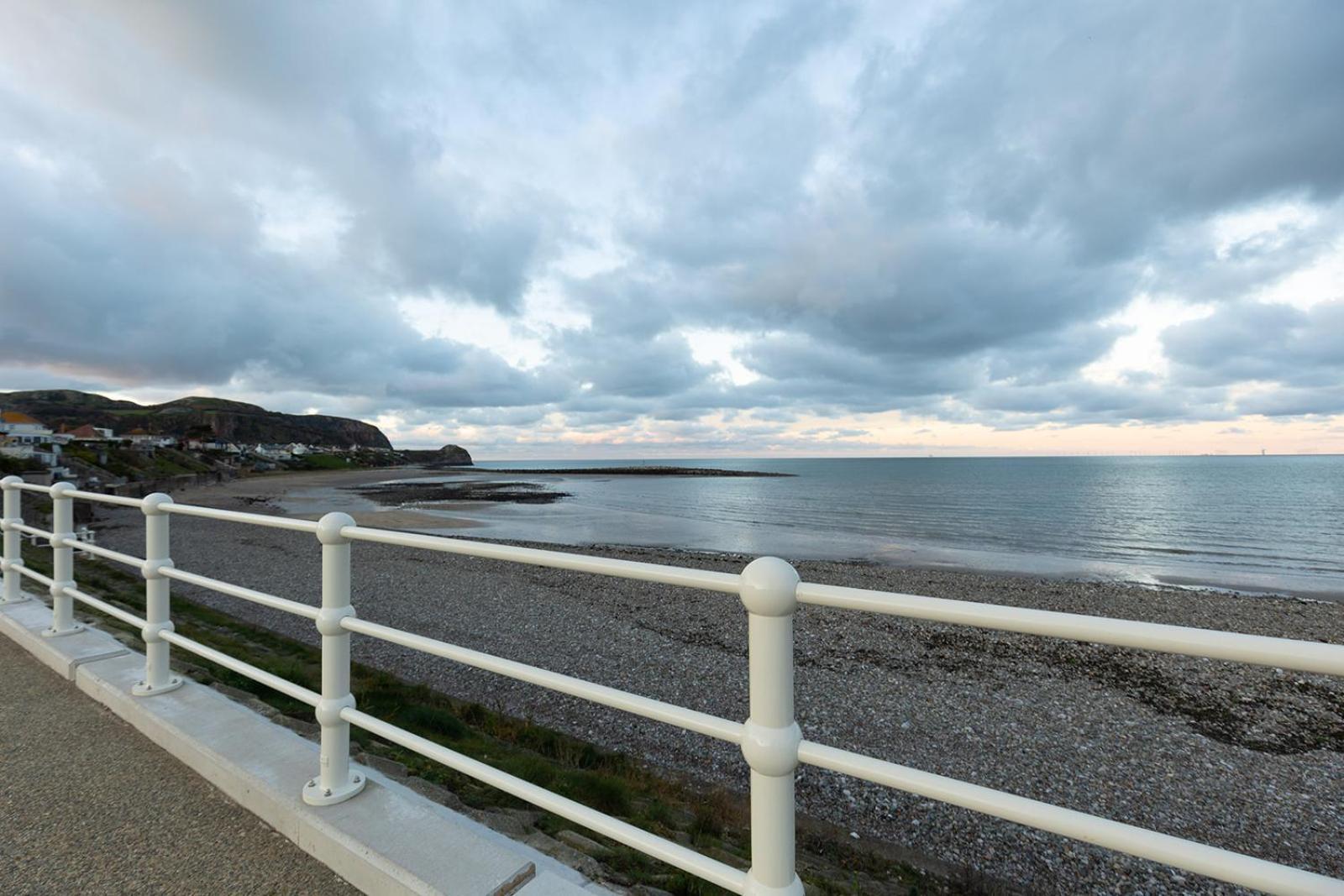 Willow Cottage - Cost 3 Bed Cottage In Penrhyn Bay With Sea Views With Access To Snowdonia Рос-он-Си Экстерьер фото